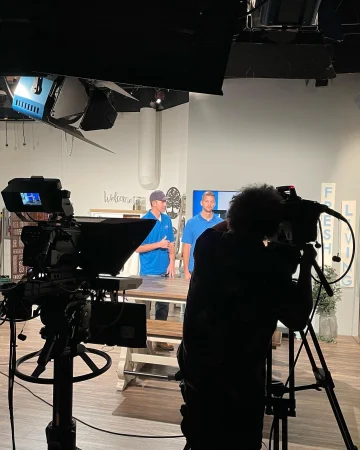 F8D9B184-5DF2-4850-9D67-1029378BFAB7